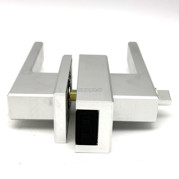 122-3002 Замок с нажимной ручкой и притвором