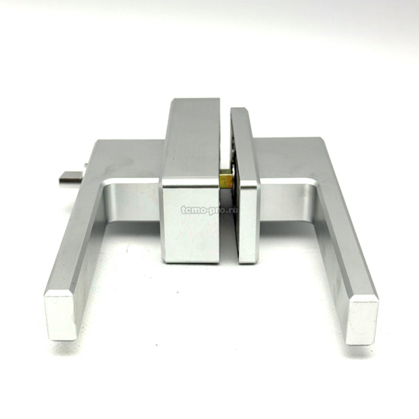 122-3002 Замок с нажимной ручкой и притвором